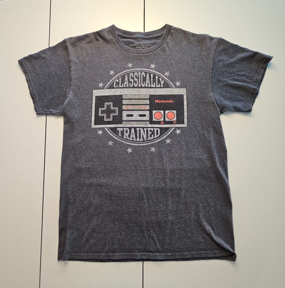 Nintendo NES M Classically Trained Controller Graphic T Shirt Gray Retro Gaming